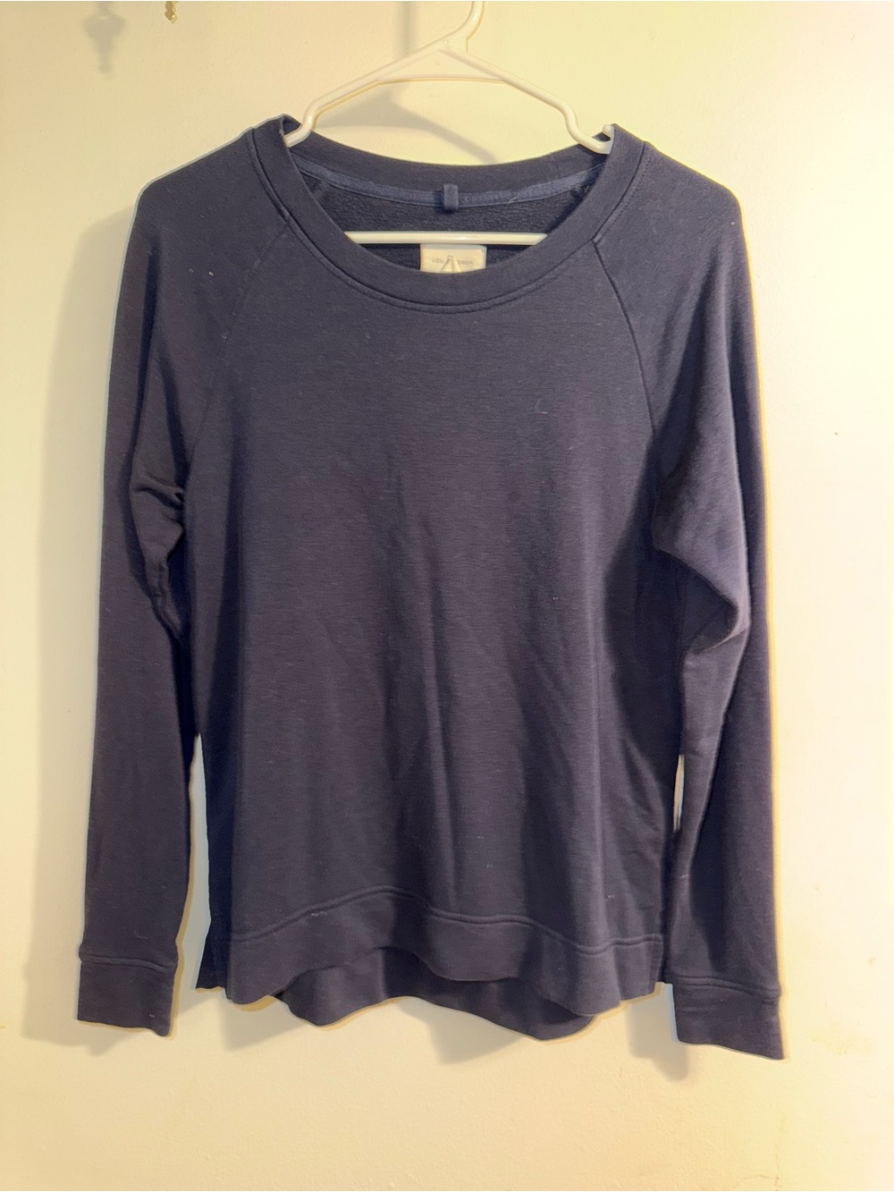 Lou & Grey Navy Raglan Long-Sleeve Crew Sweatshirt